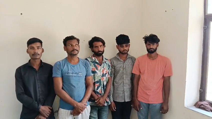जूते की माला पहनाई