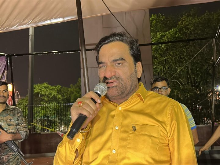 Hanuman Beniwal : ‘पाकिस्तान तो अब भारत की पत्नी हो गया है, उसे विदा कर लाओ,” अब यह क्या बोल गए हनुमान बेनीवाल, व्याख्या सुनकर छूटेंगे हंसी के फव्वारे, देखिए वीडियो