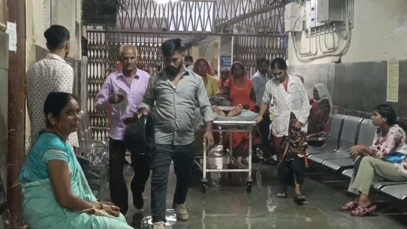Ajmer news : मूसलाधार बारिश के बाद JLN अस्पताल में बिगड़े हालात, देखिए हैरान भरी तस्वीरे