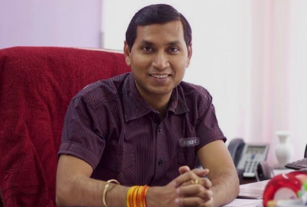 IAS Neeraj K Pawan : नीरज के पवन का यह ‘राॅक लुक’ छाया सोशल मीडिया पर, देखकर आप भी हो जाएंगे हैरान, देखिए वीडियो
