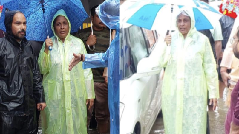 IAS Kalpana Agarwal : टोंक की यह कलेक्टर कौन? जो IAS सौम्या झा से भी निकली दो कदम आगे, तेज बारिश में छाता थामा, रेनकोट पहन पहुंच गई हाल जानने