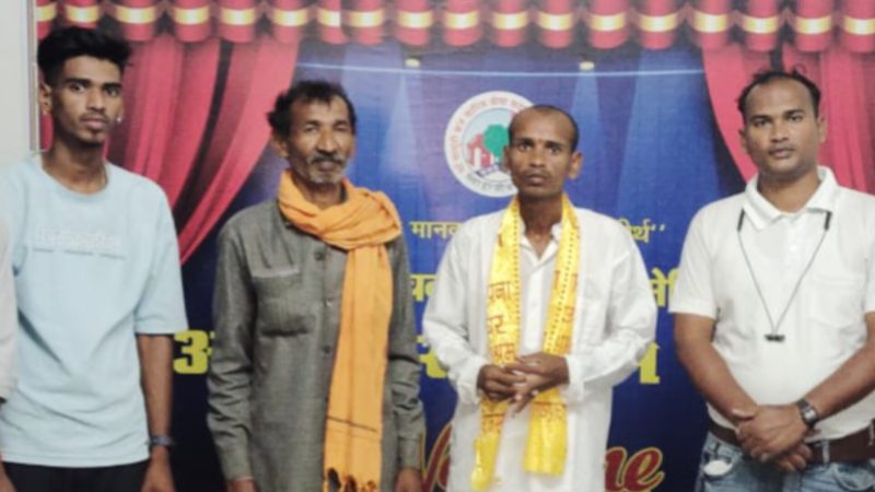 सैंकड़ों किलोमीटर दूर जाकर मिला बरसों से खोया जिगर का टुकड़ा, सुनकर हैरान कर देगी यह कहानी