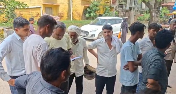 Rajasthan : गलत नस कटने से प्रसूता की हुई मौत! अब अस्पताल कह रहा है 2 लाख रुपए ले लो, जानिए पूरा मामला