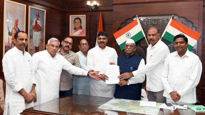 विधानसभा को तत्काल सीज किया जाएं, टीकाराम जूली ने यह क्या कर डाली मांग