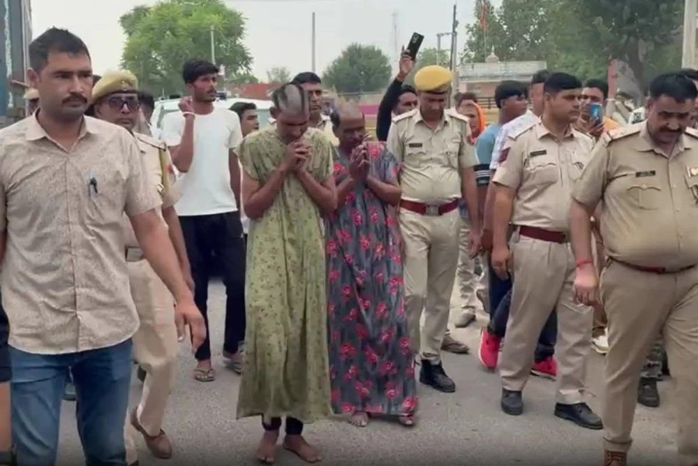 आरोपियों को पहनाई नाइटी, फिर आधा गंजा कर निकाला जुलूस, पुलिस के इकबाल ने लूट लिया दिल