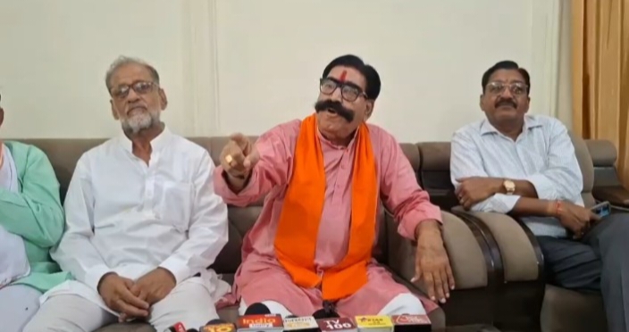 ज्ञानदेव आहूजा ने सीएम और बीजेपी चीफ को दी चुनौती! नौसिखिया मुझे नहीं निकाल सकते