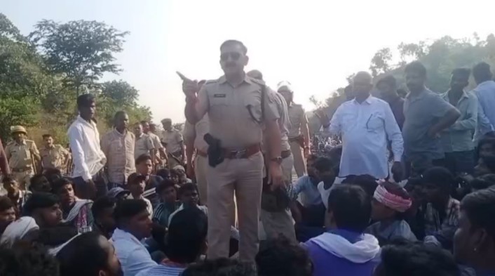 थप्पड़ बाज एसडीएम के बाद अब ‘गाली बाज’ डीएसपी का जानिए कारनामा, जिससे भड़के लोग