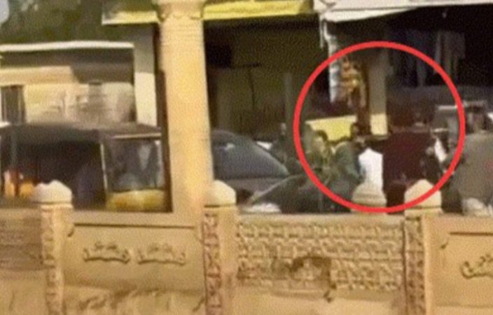 जैसलमेर में कार के सामने एक युवक पिस्टल तानकर हो गया खड़ा, फिर देखने वाले लोग जान बचाकर भागे