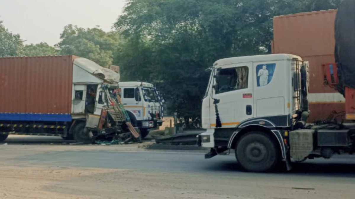 धौलपुर में भीषण सड़क हादसा, एक के बाद एक छह ट्रक टकराए आपस में