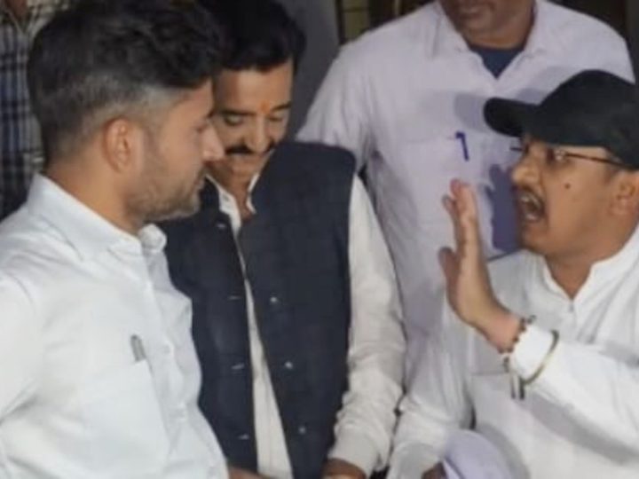 एसडीएम और प्रधान भिड़ गए जमकर, कहा डाला प्रधानी नहीं होती तो इस्तीफा दे दो