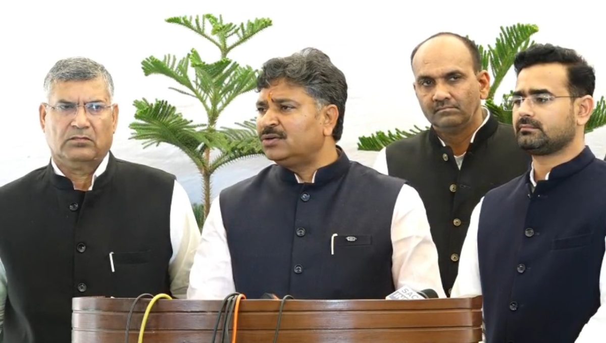 विधानसभा में विधायकों के बीच हाथापाई की नौबत! टीकाराम जूली अब सदन नही चलने देंगे, जानिए क्यों