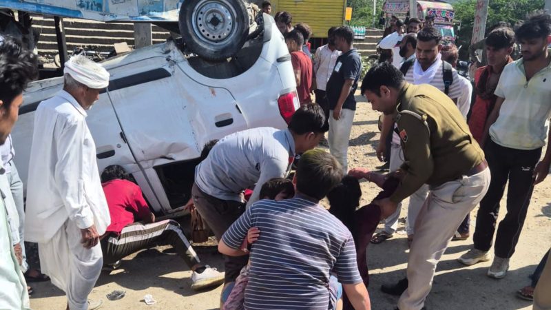 खाटू श्याम के श्रद्धालुओं के साथ बड़ा हादसा, फिल्मी स्टाईल में पलट गई कार और मच गया कोहराम!