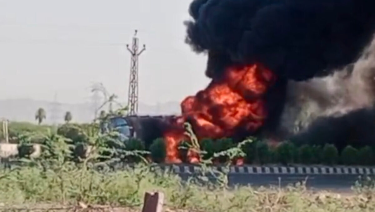 अजमेर में केमिकल के टैंकर में लगी भीषण आग! हाइवे पर मची अफरा तफरी